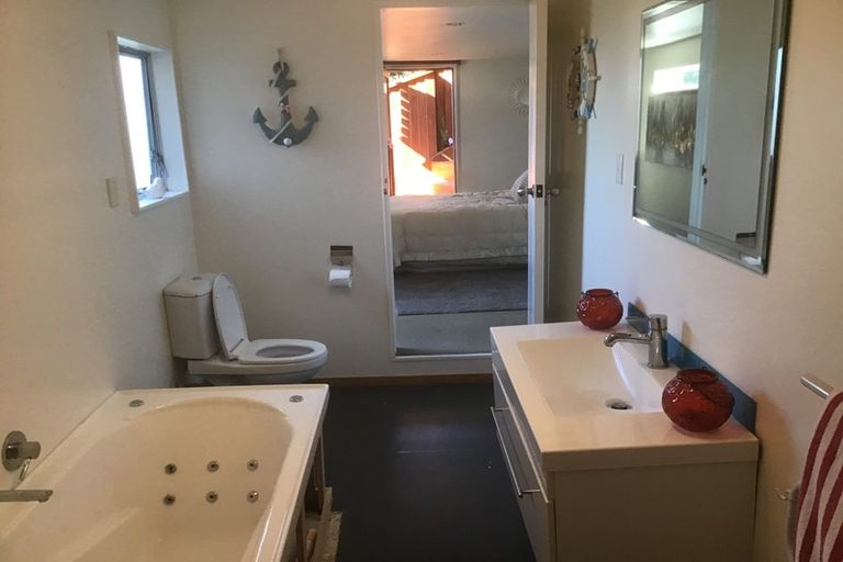 Photo of property in 17 Selleck Street, Mount Pleasant, Christchurch, 8081