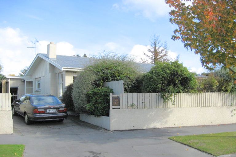 Photo of property in 2 Seagrave Place, Ilam, Christchurch, 8041