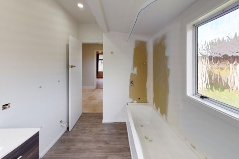 Photo of property in 118 Pahiatua Street, Hokowhitu, Palmerston North, 4410