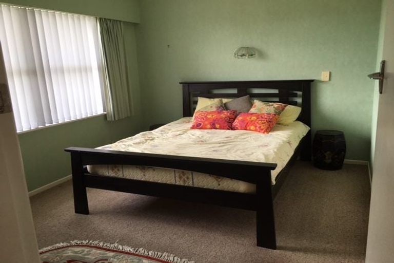 Photo of property in 18 Karaka Crescent, Levin, 5510