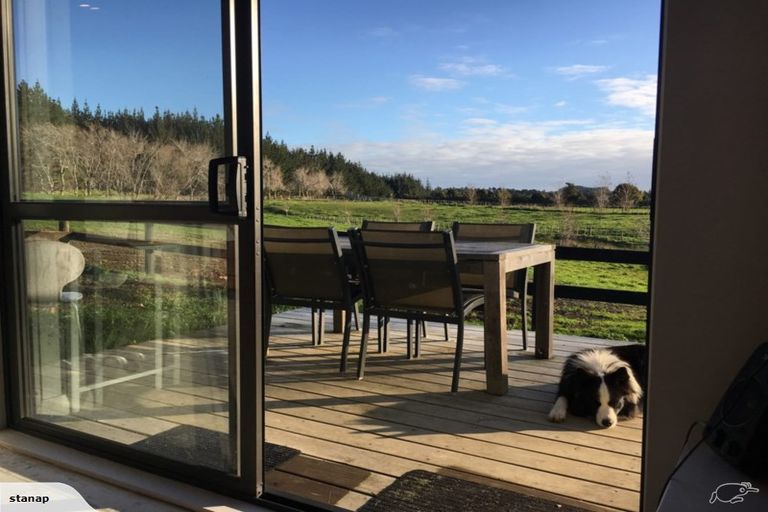 Photo of property in 255 Ararimu Valley Road, Helensville, Waimauku, 0882