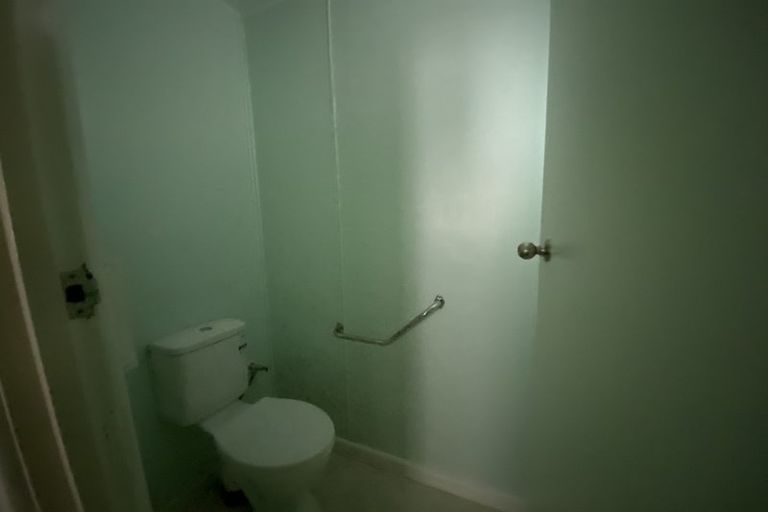 Photo of property in 17 Euston Street, Riccarton, Christchurch, 8041