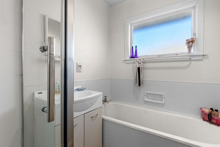 Photo of property in 37 Appleby Crescent, Burnside, Christchurch, 8053