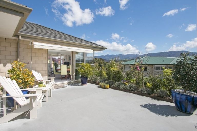 Photo of property in 18 Noble Johnston Drive, Katikati, 3129