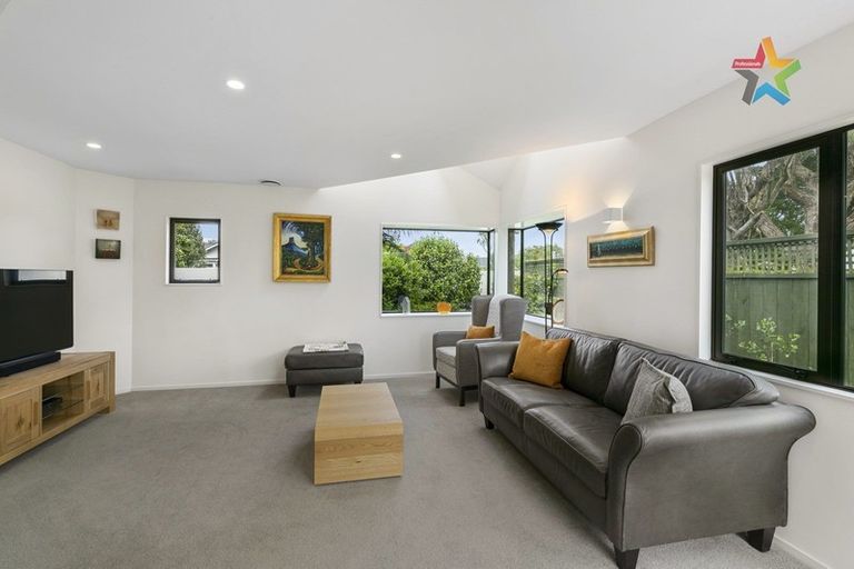 Photo of property in 1/139 Knights Road, Hutt Central, Lower Hutt, 5010