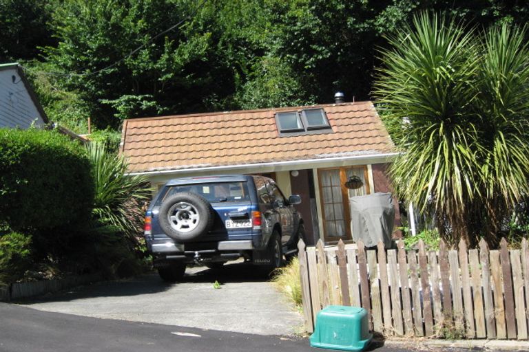 Photo of property in 36 Hawkhurst Road, Lyttelton, 8082