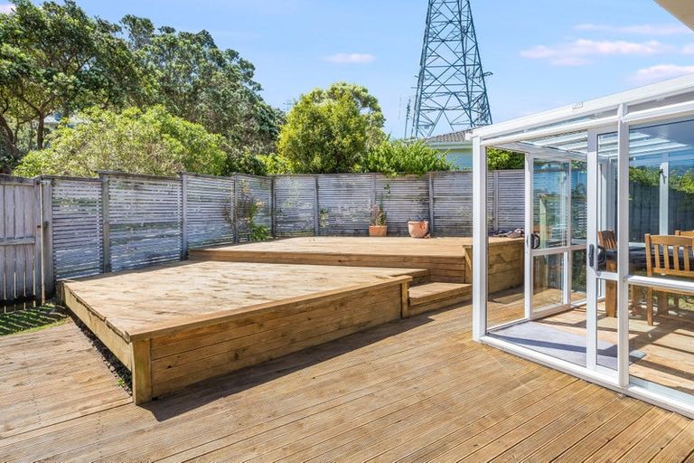 Photo of property in 7 John Witton Drive, Crofton Downs, Wellington, 6035