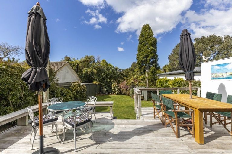 Photo of property in 10 Elder Grove, Whalers Gate, New Plymouth, 4310