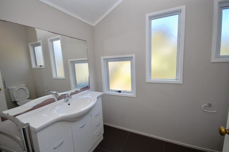 Photo of property in 1/101 Balmain Road, Birkenhead, Auckland, 0626
