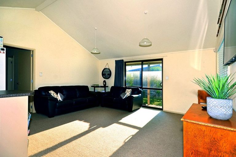 Photo of property in 23 Roore Street, Foxton Beach, Foxton, 4815