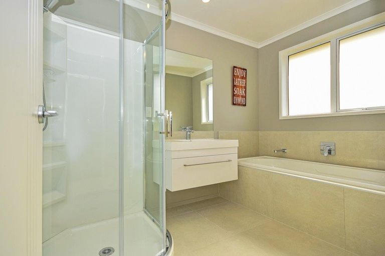 Photo of property in 12 Helenvale Crescent, Pokeno, 2402