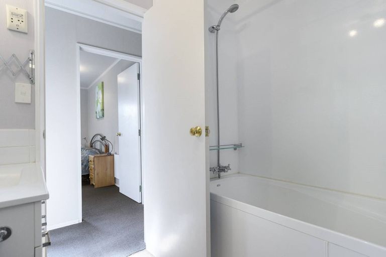 Photo of property in 110 Harbour View Road, Omokoroa, 3114