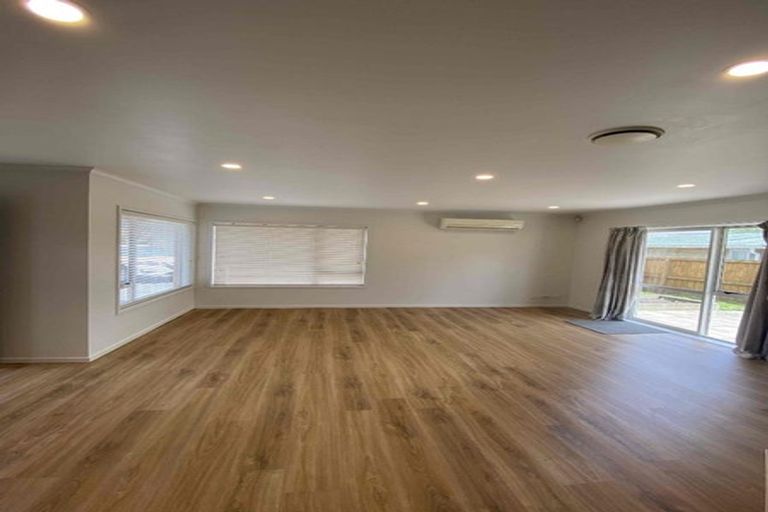 Photo of property in 3a Ascot Avenue, Henderson, Auckland, 0610