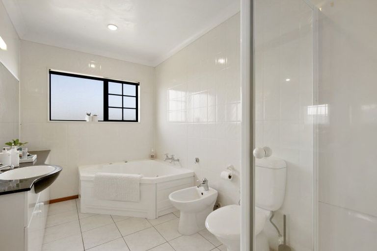 Photo of property in 145 Westchester Drive, Churton Park, Wellington, 6037