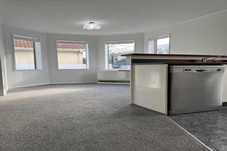 Photo of property in 38 Kings Crescent, Hutt Central, Lower Hutt, 5010