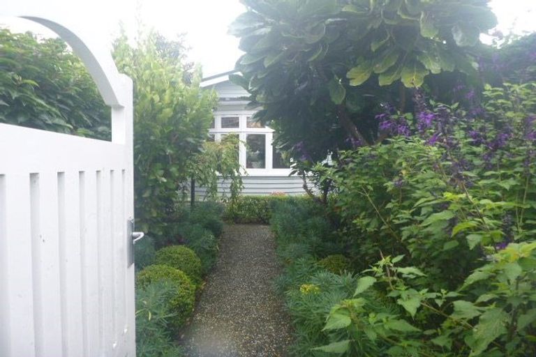 Photo of property in 32 Weka Street, Miramar, Wellington, 6022