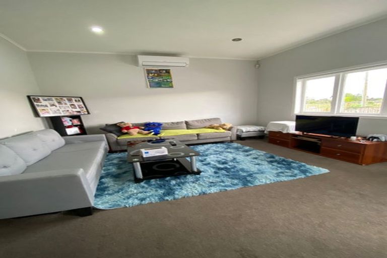 Photo of property in 110a Manuroa Road, Takanini, 2112