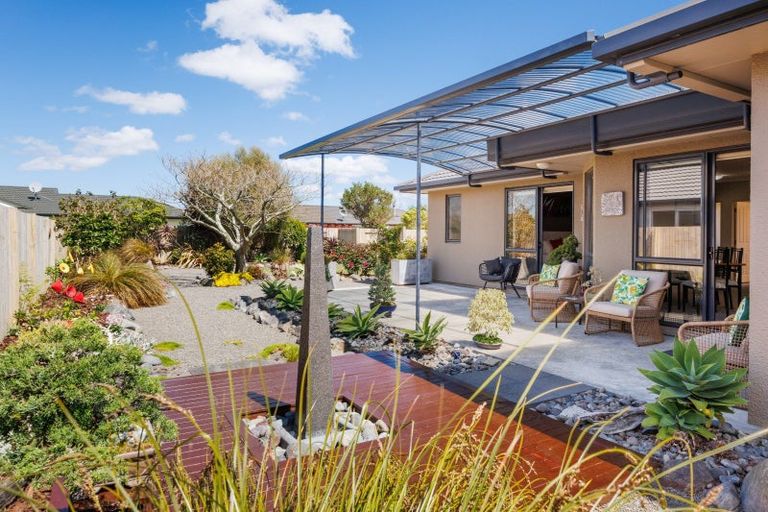 Photo of property in 4 Meridian Grove, Kelvin Grove, Palmerston North, 4414