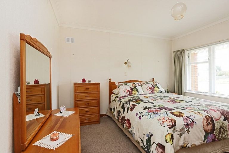 Photo of property in 10 Mill Road, Clive, 4102