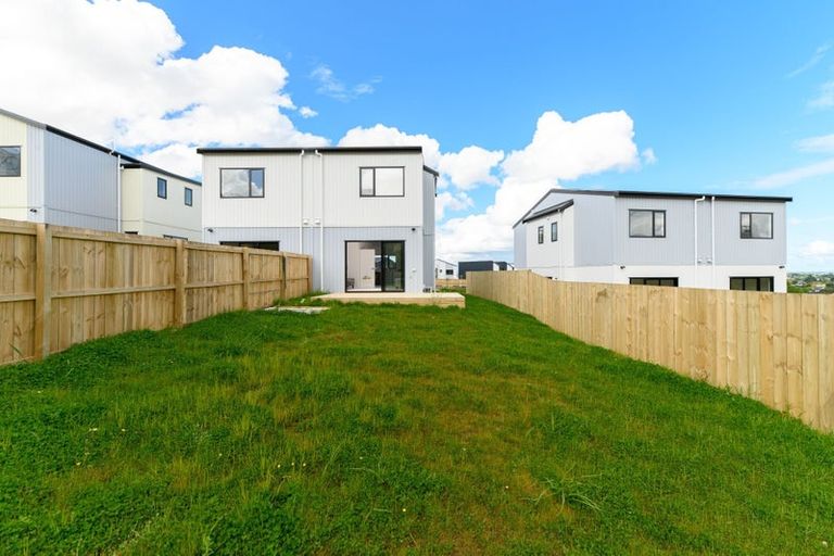 Photo of property in 51b Crestview Rise, Papakura, 2110