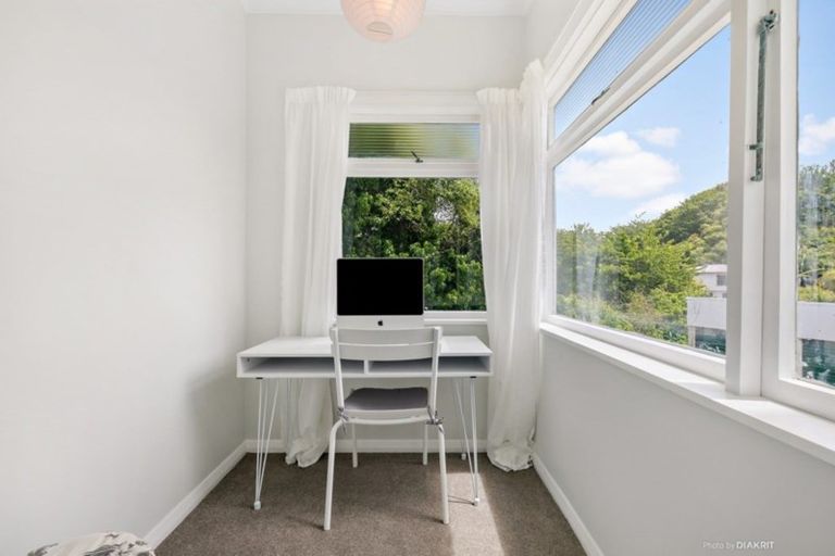 Photo of property in 199 Newlands Road, Newlands, Wellington, 6037