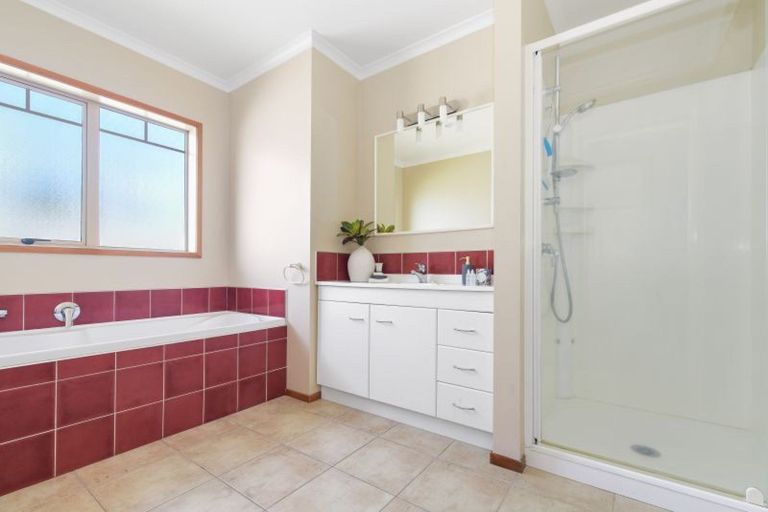 Photo of property in 27 Cranbrook Place, Rototuna North, Hamilton, 3210