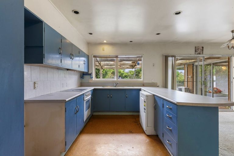 Photo of property in 35 Meadway, Sunnyhills, Auckland, 2010