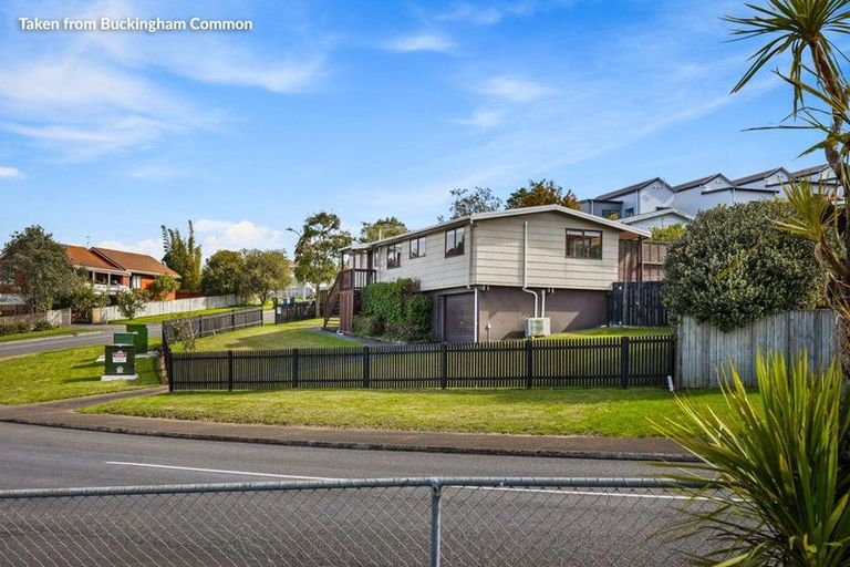 Photo of property in 5 Elizabeth Drive, West Harbour, Auckland, 0618