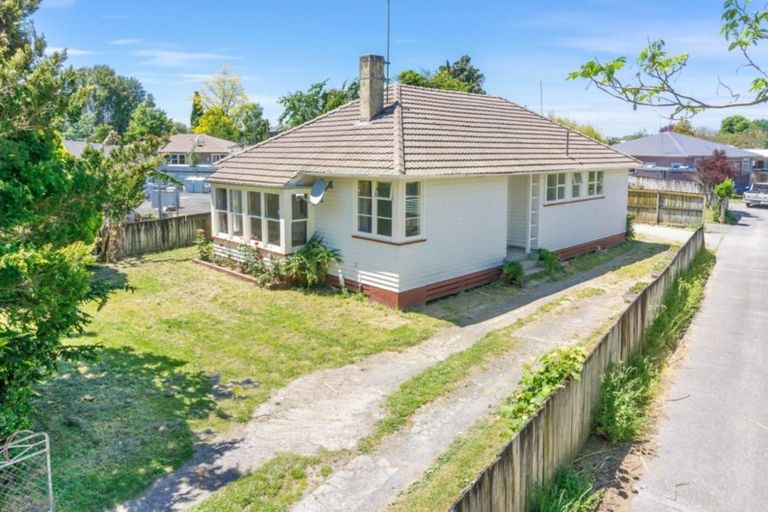 Photo of property in 102 Holland Road, Fairfield, Hamilton, 3214