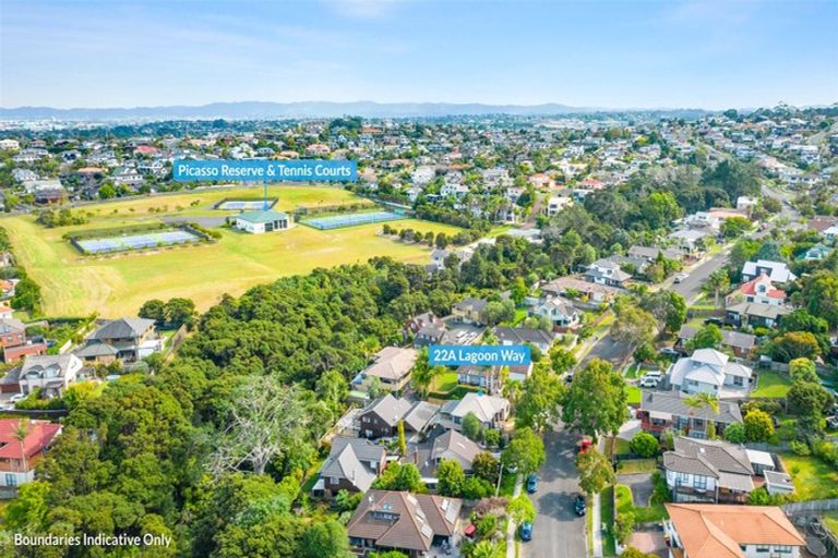 Photo of property in 1/22 Lagoon Way, West Harbour, Auckland, 0618