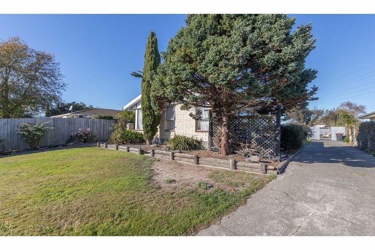 Photo of property in 72 Denise Crescent, Hornby, Christchurch, 8042
