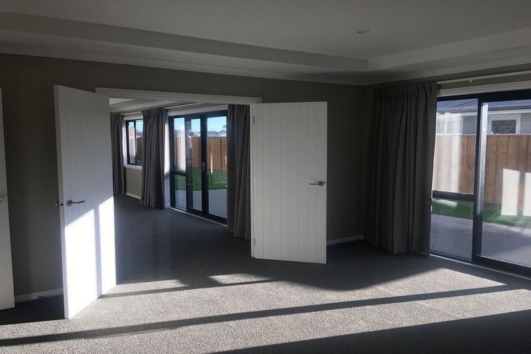 Photo of property in 64 Watkins Drive, Rangiora, 7400