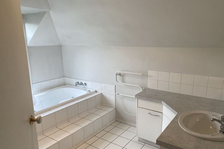 Photo of property in 1/30 Tomes Road, St Albans, Christchurch, 8052