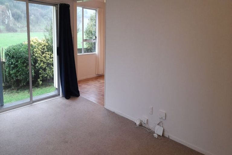 Photo of property in 22 Indiana Grove, Totara Park, Upper Hutt, 5018