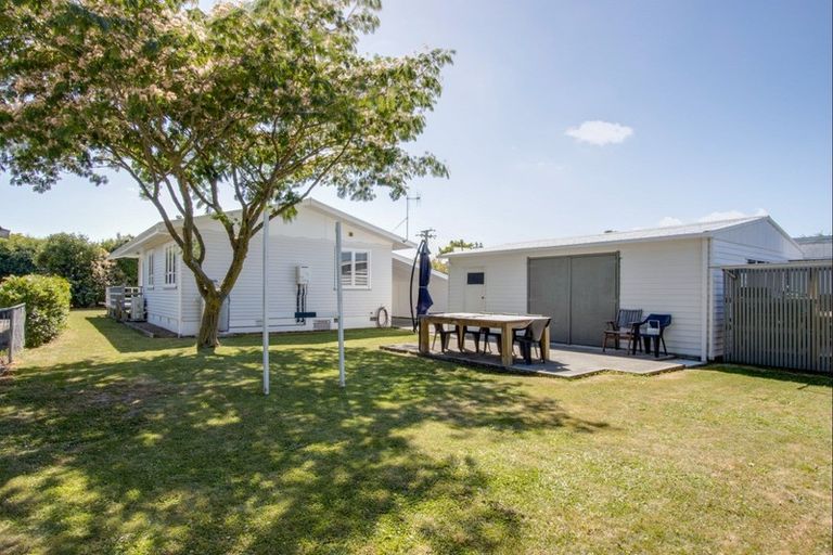 Photo of property in 12 Upham Street, Havelock North, 4130