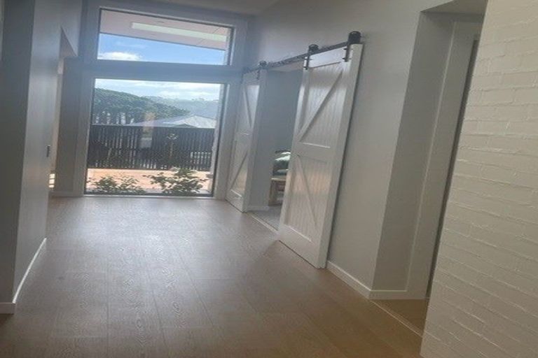 Photo of property in 14 Rotorua Grove, Aotea, Porirua, 5024