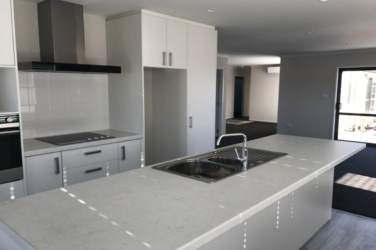 Photo of property in 15 Harding Drive, Papamoa Beach, Papamoa, 3118