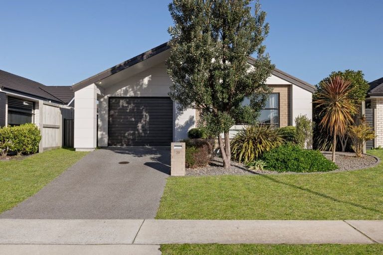 Photo of property in 30 Komata Crescent, Papamoa Beach, Papamoa, 3118