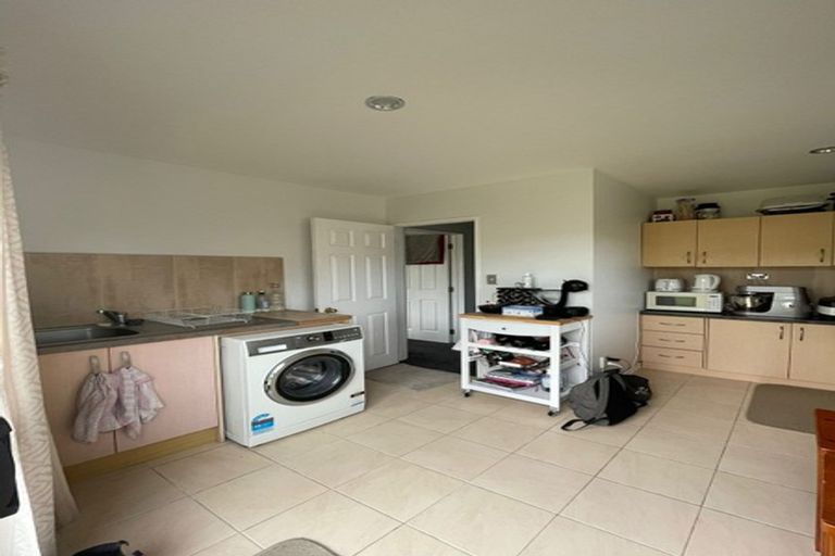 Photo of property in 11 Rosses Place, Pinehill, Auckland, 0632