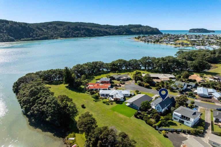 Photo of property in 140 Moana Anu Anu Avenue, Whangamata, 3620