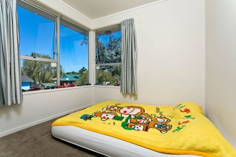 Photo of property in 20 Kapiti Place, Sunnynook, Auckland, 0620