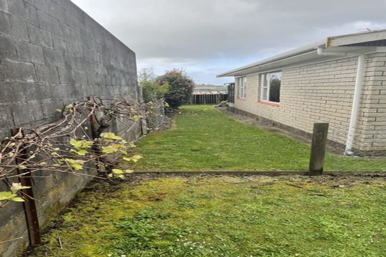 Photo of property in 13 Kowhai Street, Inglewood, 4330