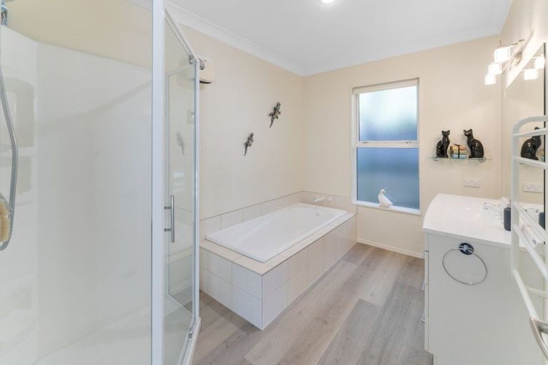 Photo of property in 12 Wiltshire Place, Stoke, Nelson, 7011