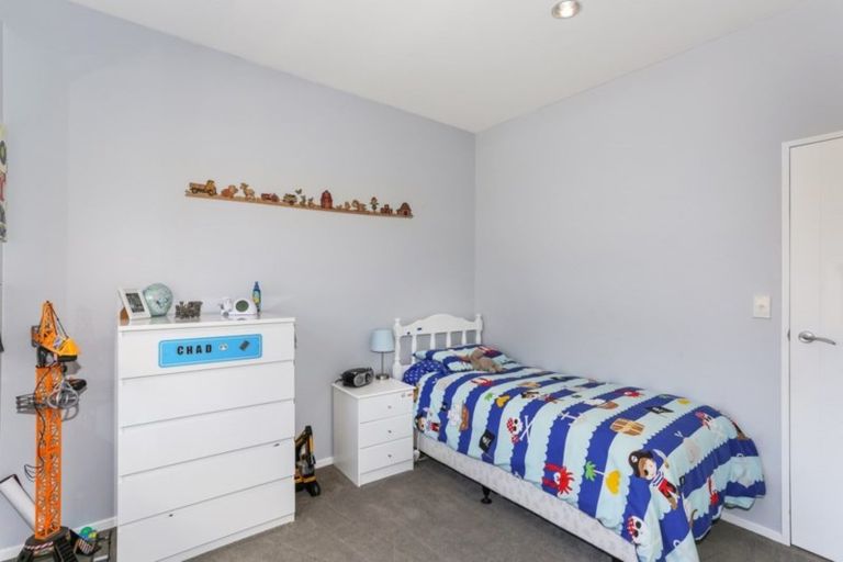 Photo of property in 105 Medhurst Road, Bombay, 2675