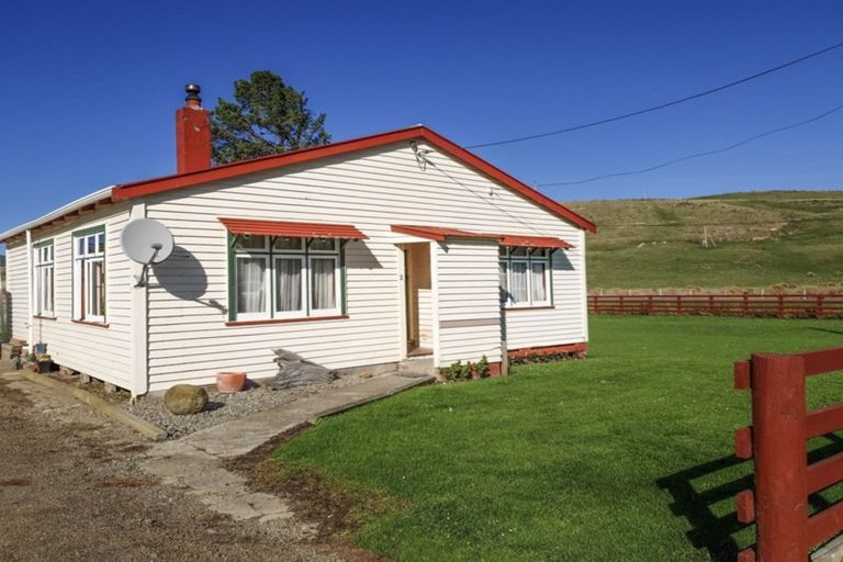 Photo of property in 2 Akaroa Street, Pongaroa, 4991
