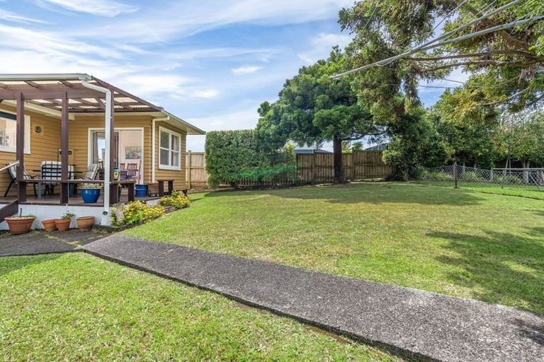 Photo of property in 6 September Place, Forrest Hill, Auckland, 0620