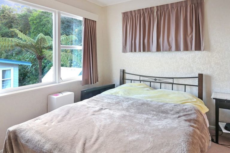 Photo of property in 231 Dowse Drive, Maungaraki, Lower Hutt, 5010