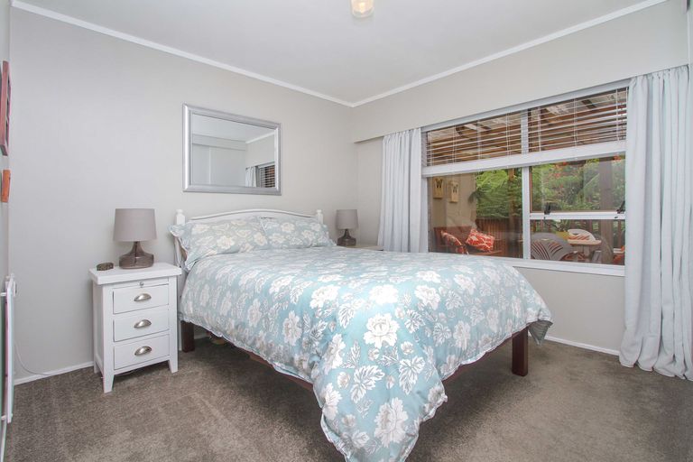 Photo of property in 2/39a Hebron Road, Waiake, Auckland, 0630