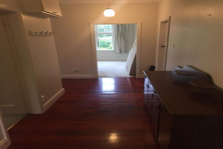 Photo of property in 11 Norfolk Street, Northland, Wellington, 6012