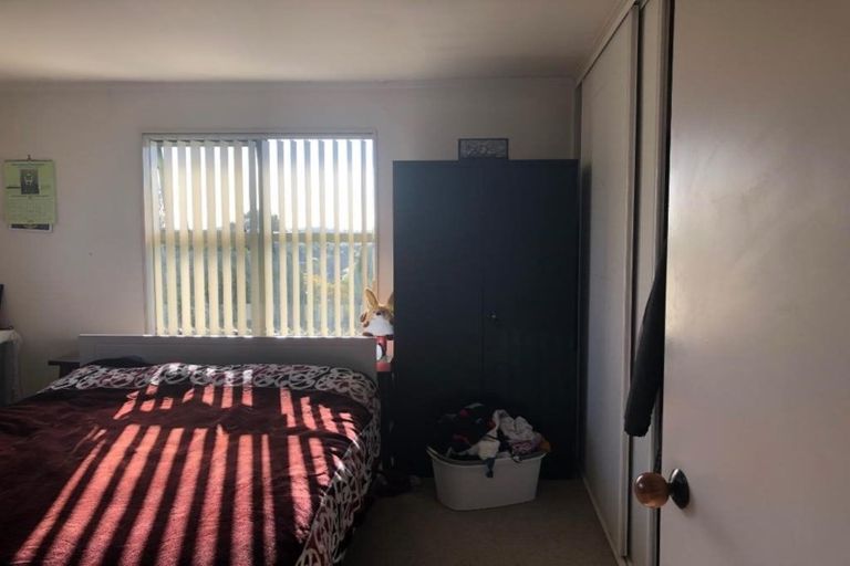 Photo of property in 159a Chivalry Road, Glenfield, Auckland, 0629